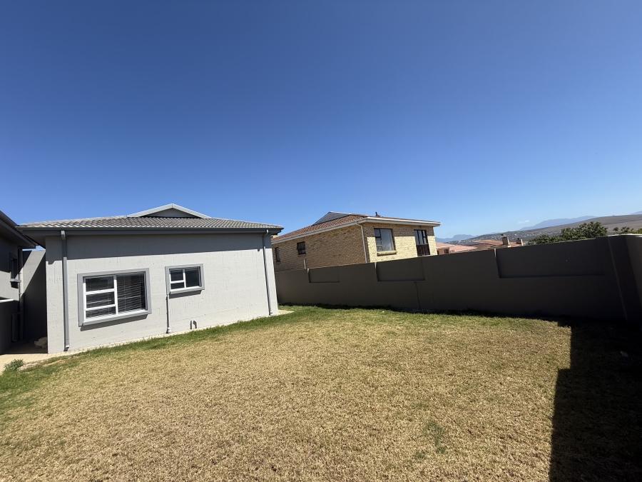 3 Bedroom Property for Sale in Hartenbos Heuwels Western Cape